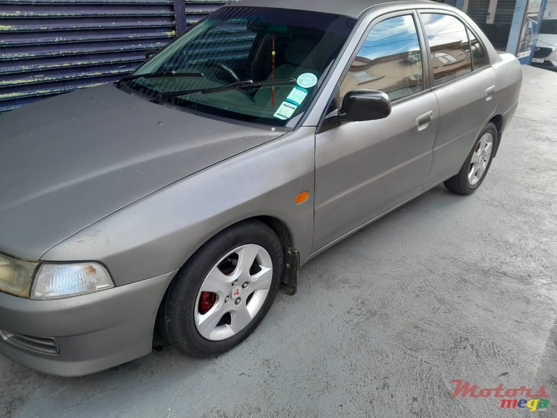 1998' Mitsubishi Lancer photo #1