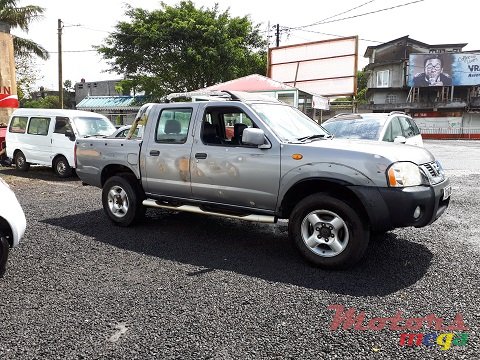 2005' Nissan Hardbody photo #1