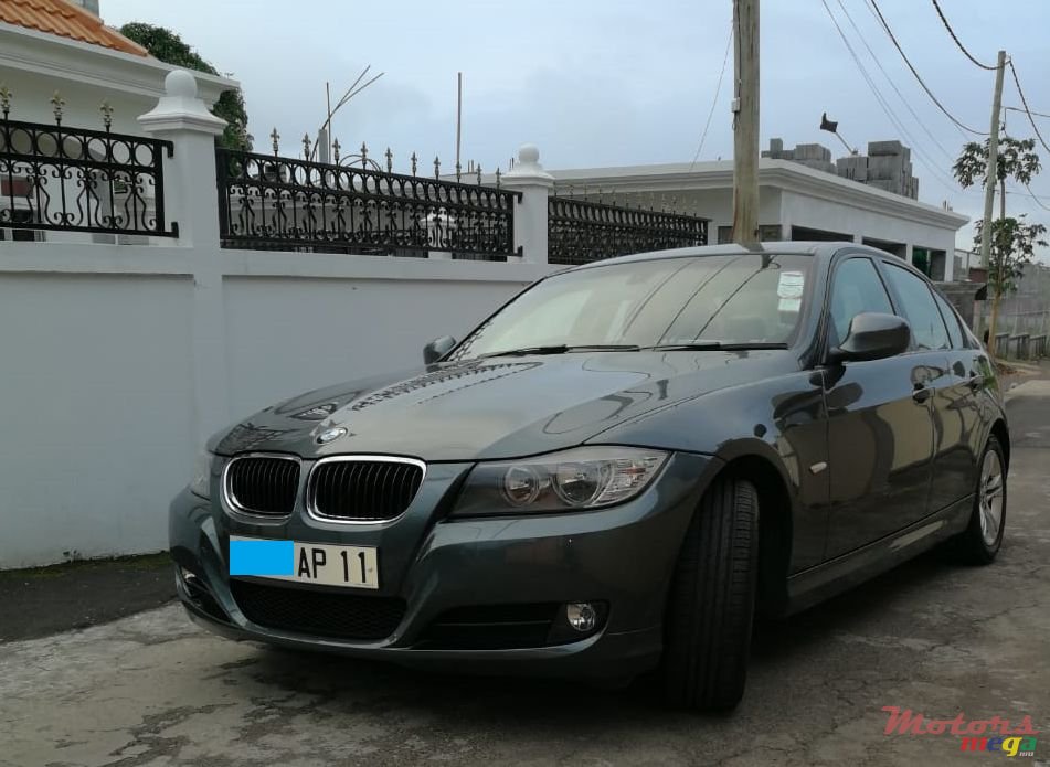 2011' BMW 320 idrive photo #5