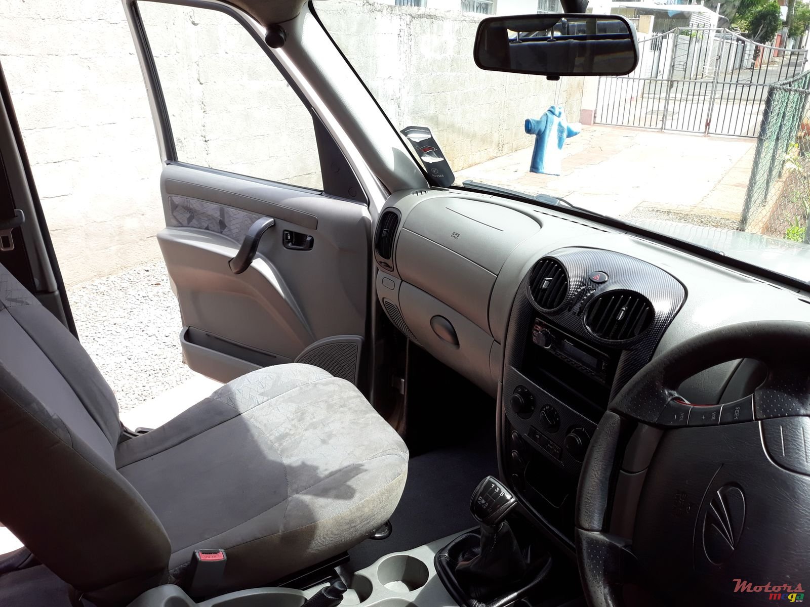 2012' Mahindra Scorpio photo #4