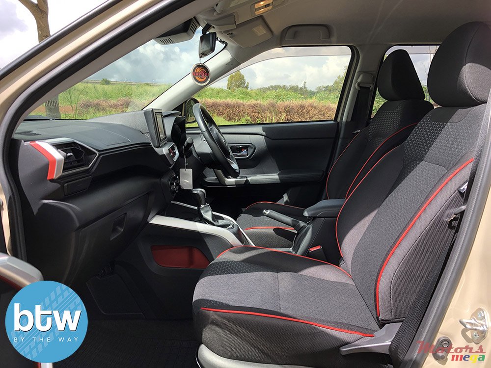 2022' Toyota photo #5