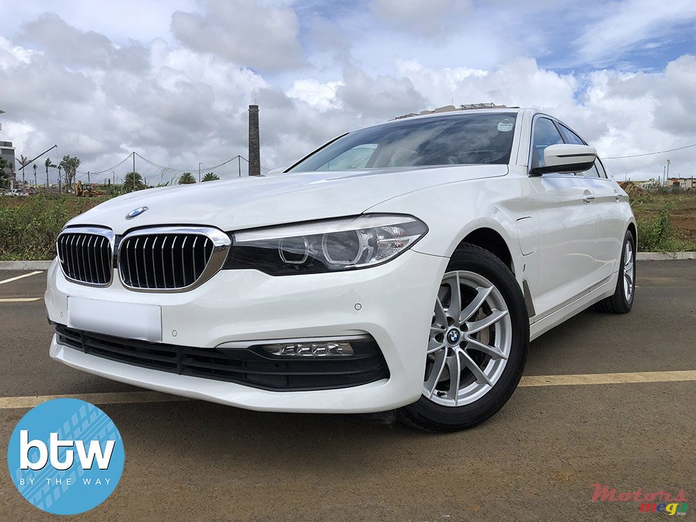 2017' BMW 530 530e photo #2