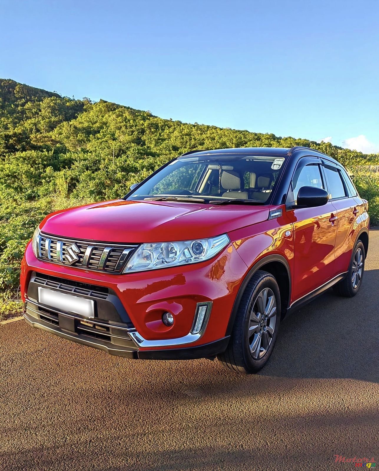 2019' Suzuki Vitara photo #1