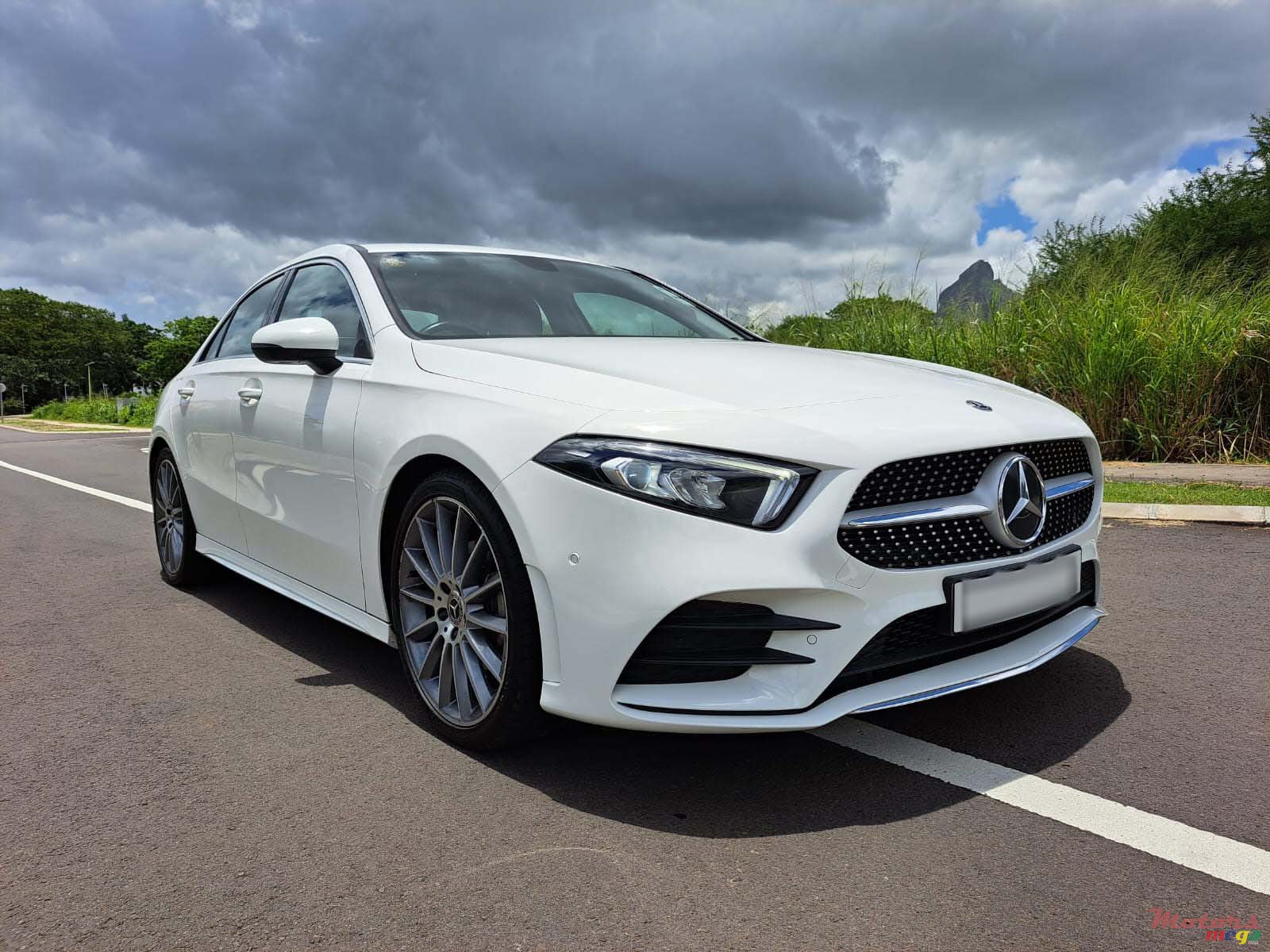 2019' Mercedes-Benz A 200 AMG PACK photo #1