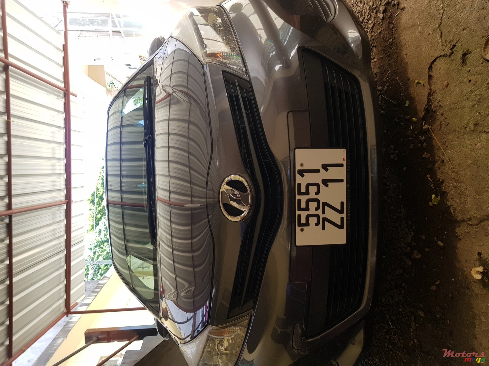 2011' Toyota Vitz photo #1