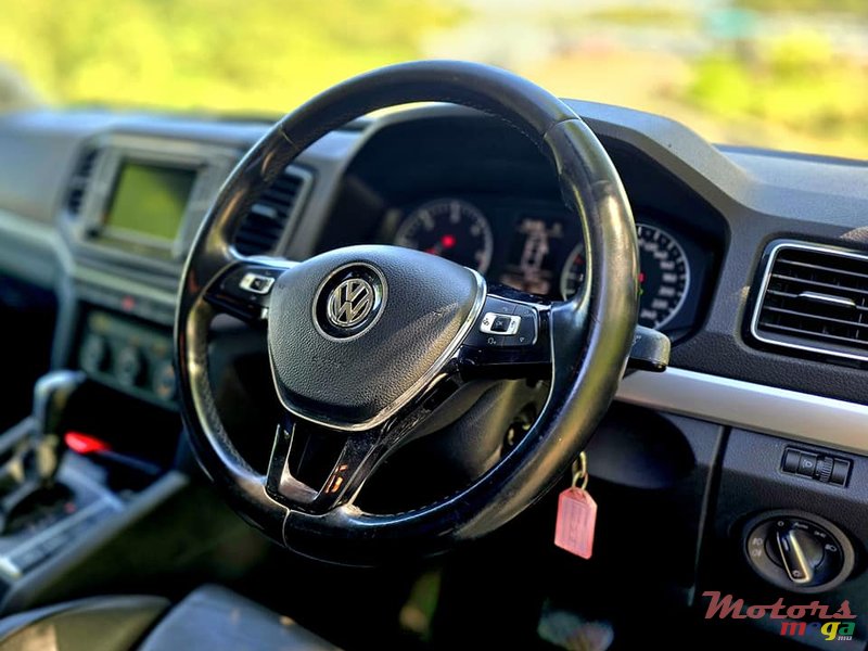 2018' Volkswagen Amarok photo #6