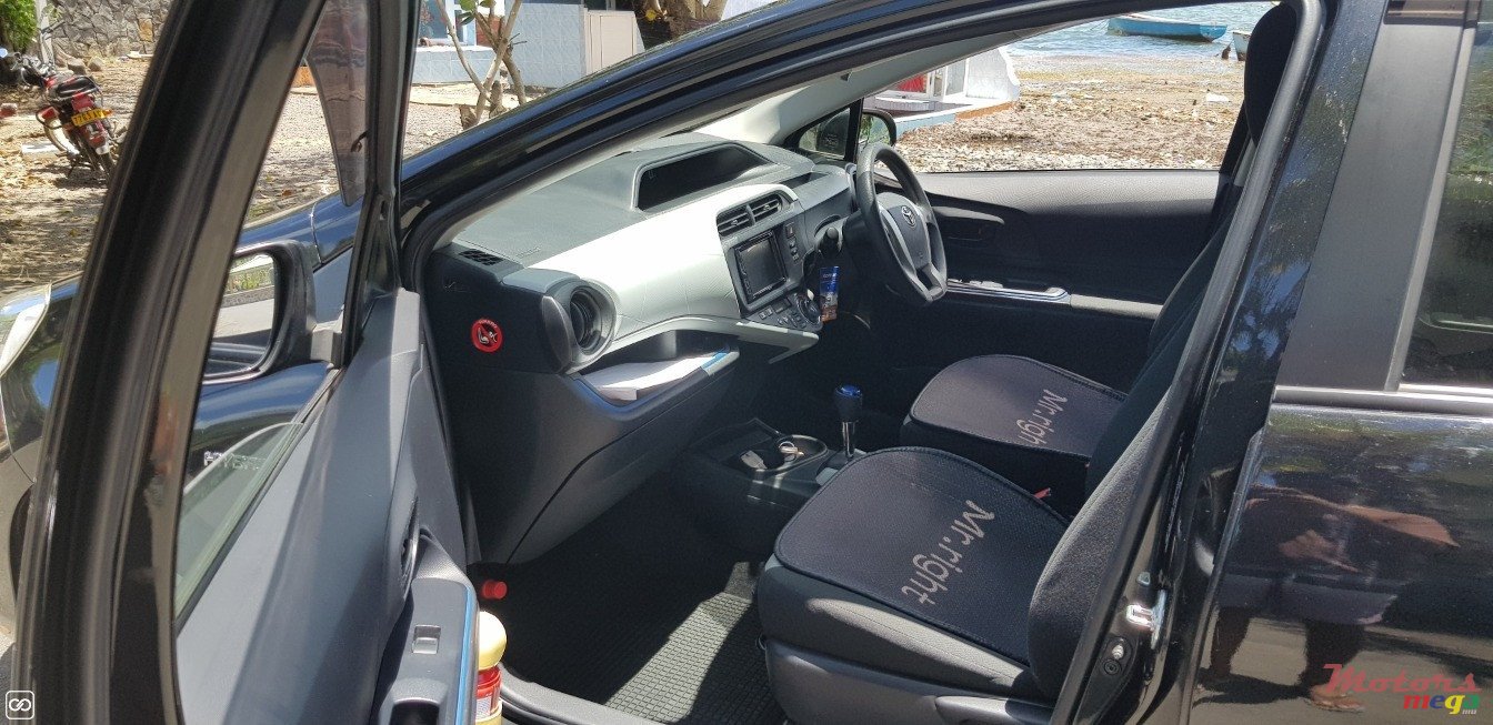 2014' Toyota Aqua photo #6