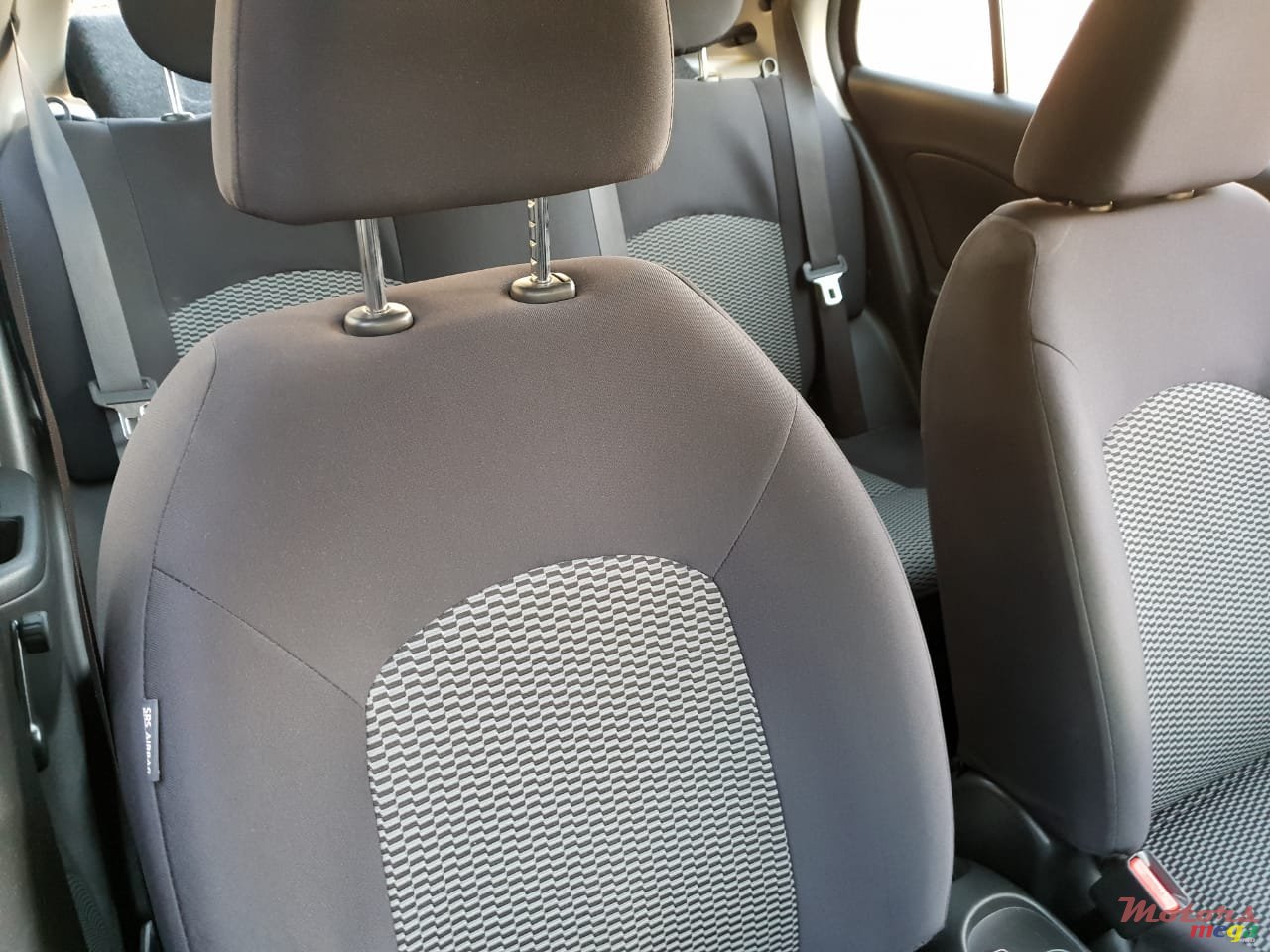 2016' Nissan Micra photo #5