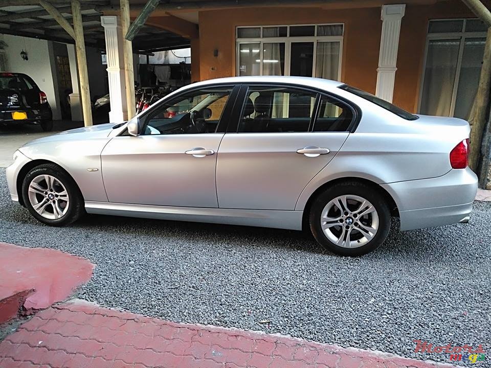 2010' BMW 320 i photo #3