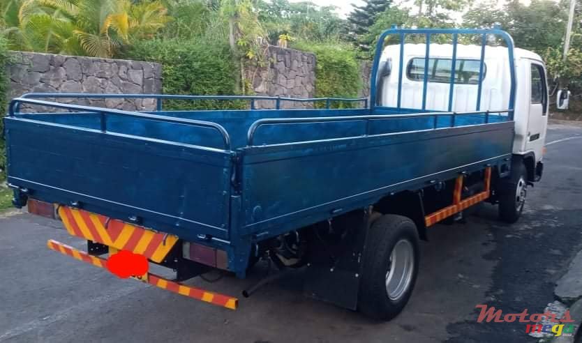 2003' Nissan photo #5