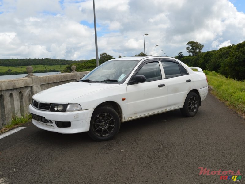 1998' Mitsubishi Lancer photo #5