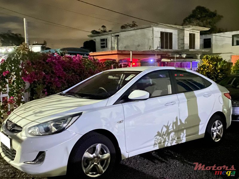 2014' Hyundai Accent photo #2