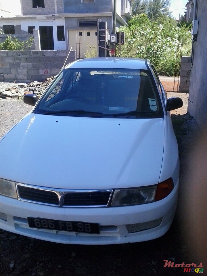1998' Mitsubishi Lancer photo #1