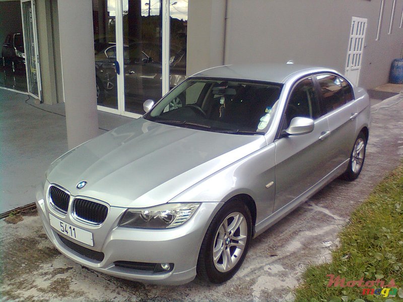 2009' BMW 318 photo #2
