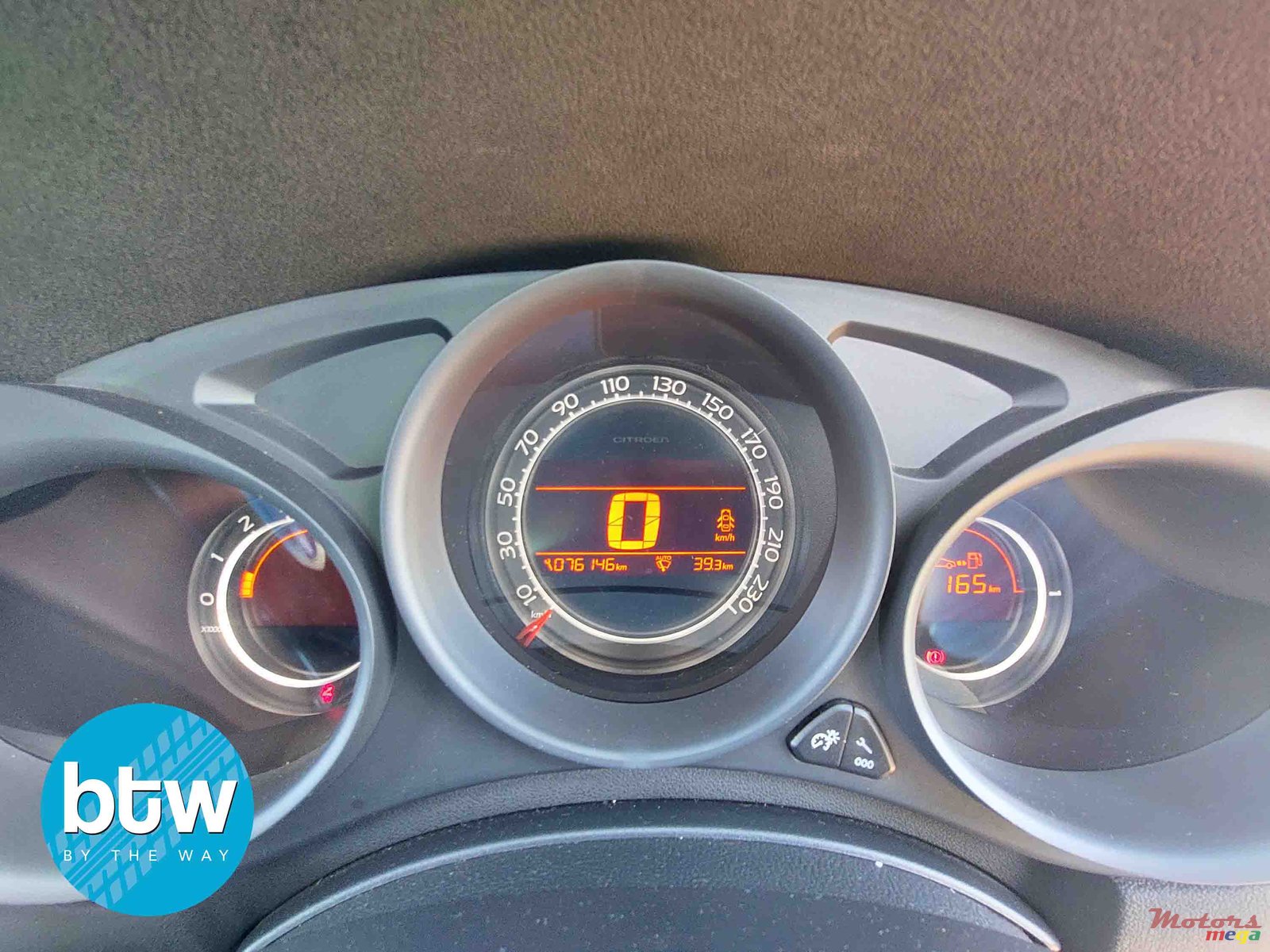 2014' Citroen C4 photo #7