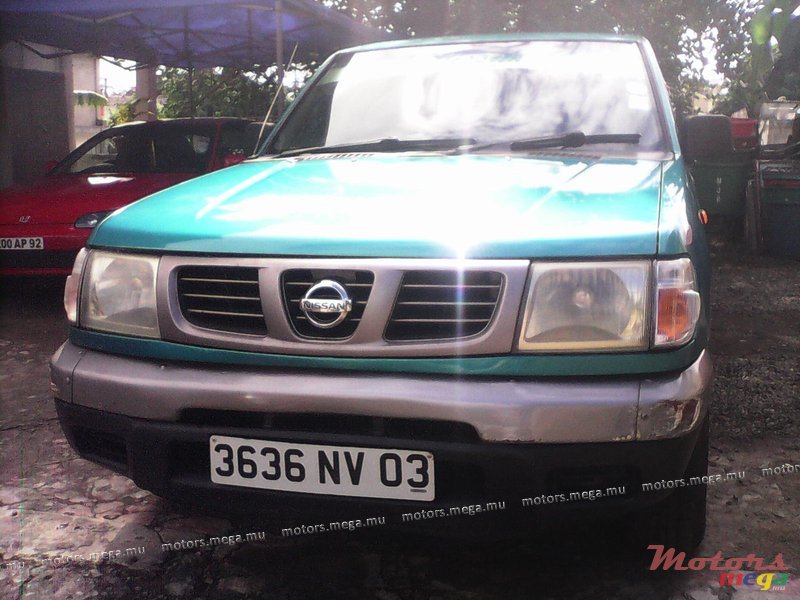 2003' Nissan photo #1