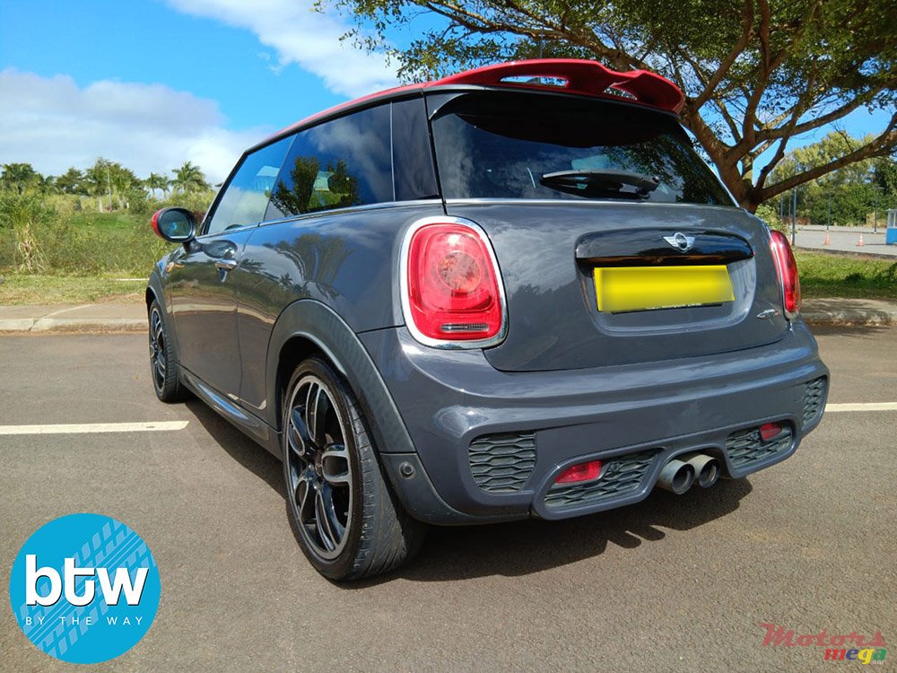 2015' MINI John Cooper Works photo #2