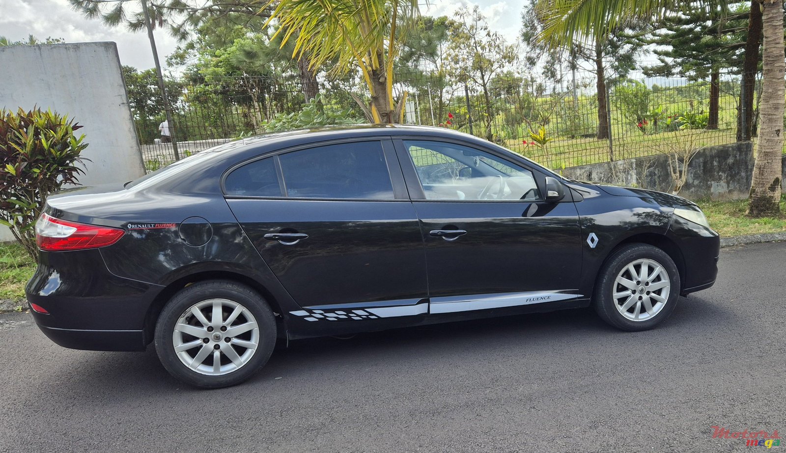 2013' Renault Fluence photo #4