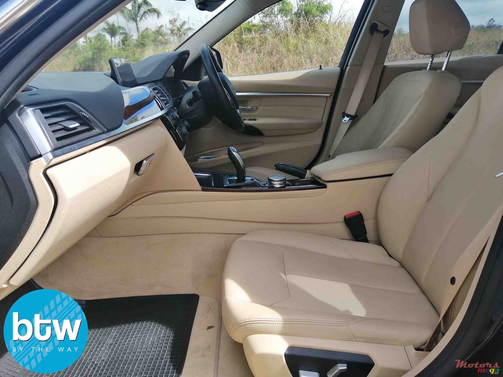 2016' BMW 330 photo #5