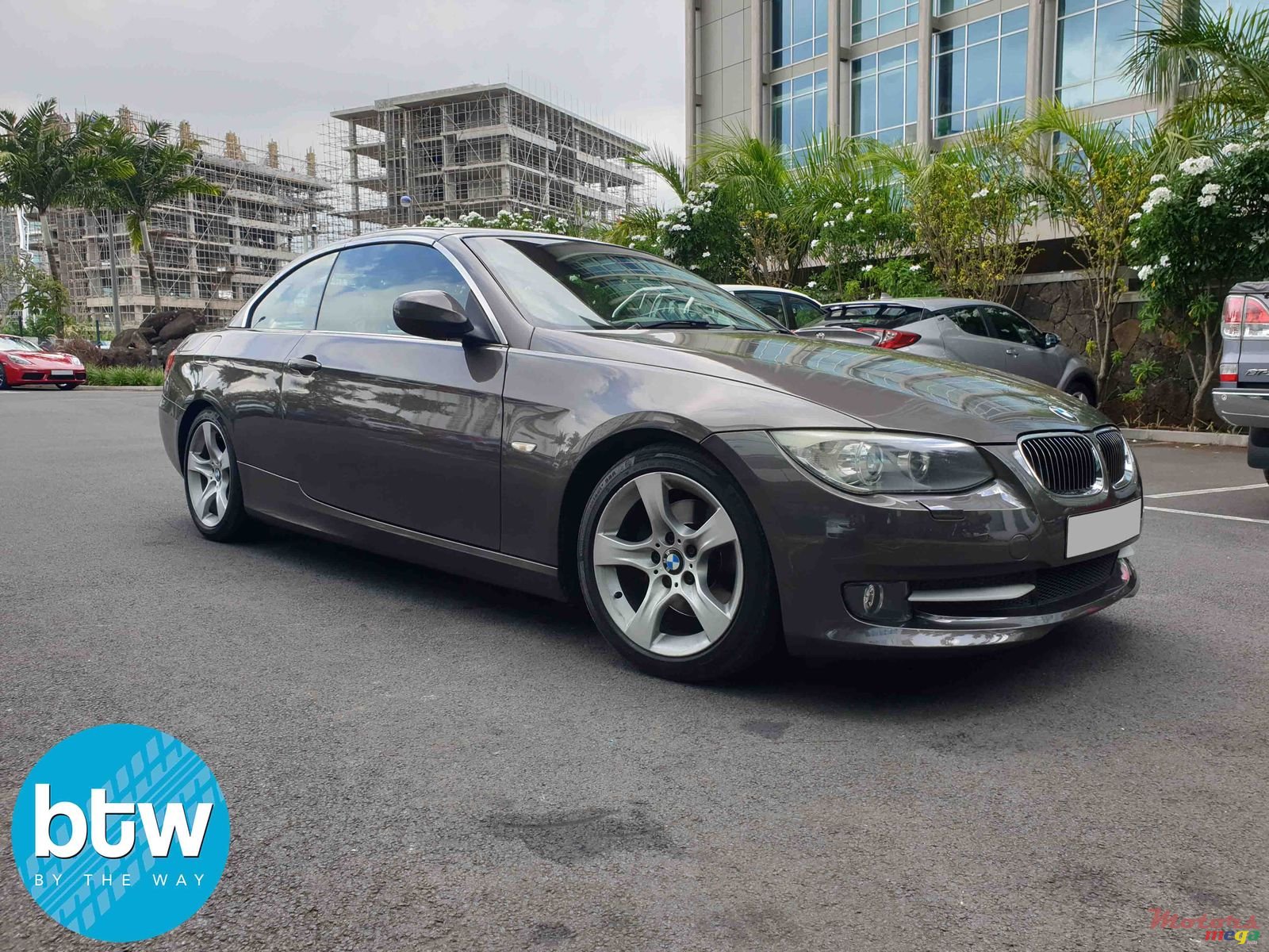 2010' BMW 3 Series Convertible photo #1