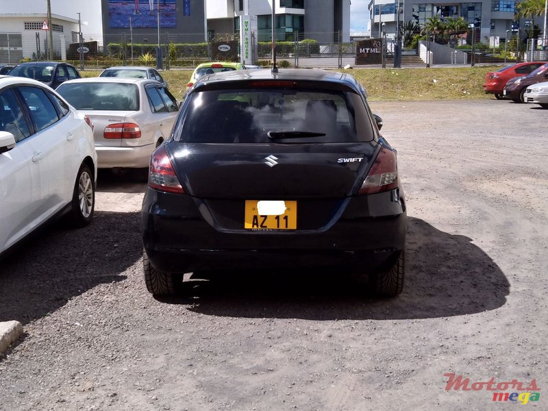 2011' Suzuki Swift photo #3