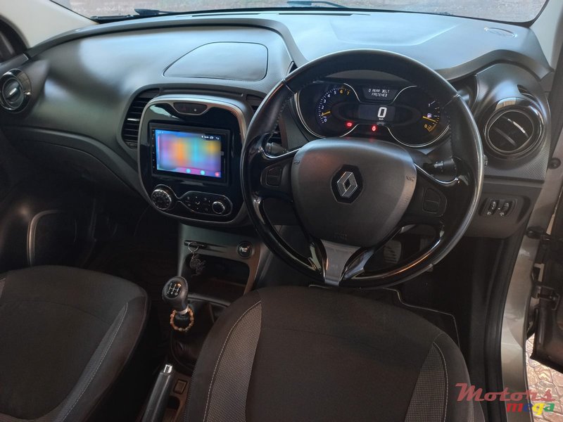 2014' Renault Captur photo #2