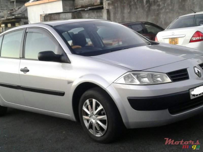 2005' Renault Megane photo #2