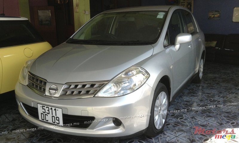 2009' Nissan Tiida photo #2