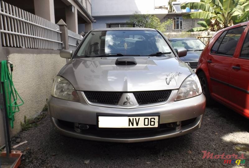 2006' Mitsubishi Lancer GLX photo #1