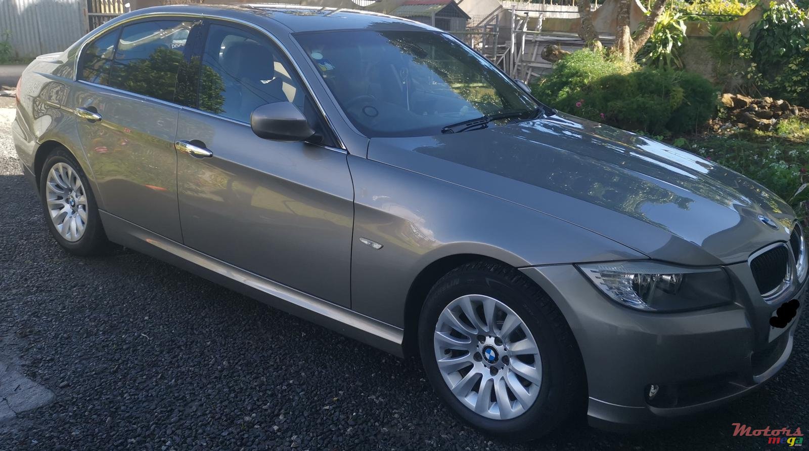 2009' BMW 3 Series Sedan 3201 E90 photo #2