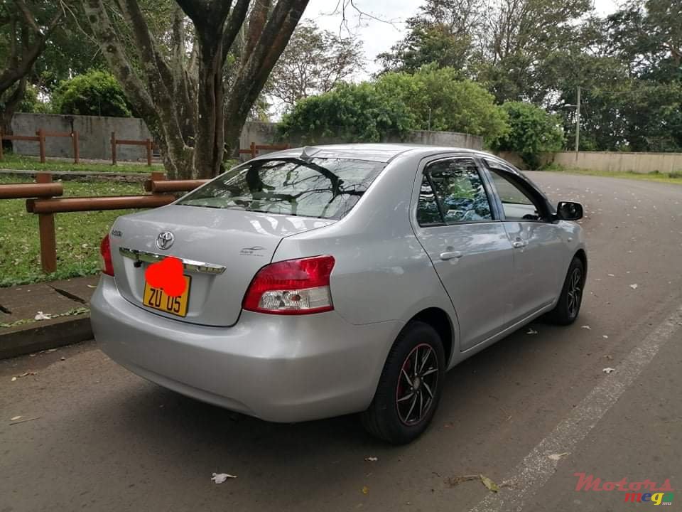 2005' Toyota photo #2