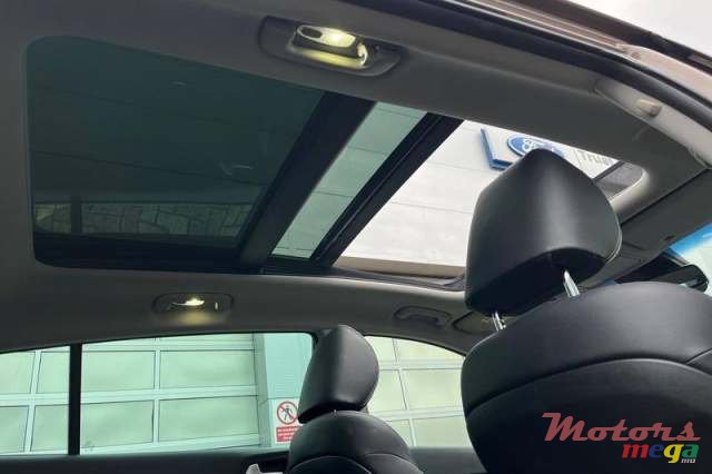 2018' Kia Sportage With panoramic sunroof photo #2