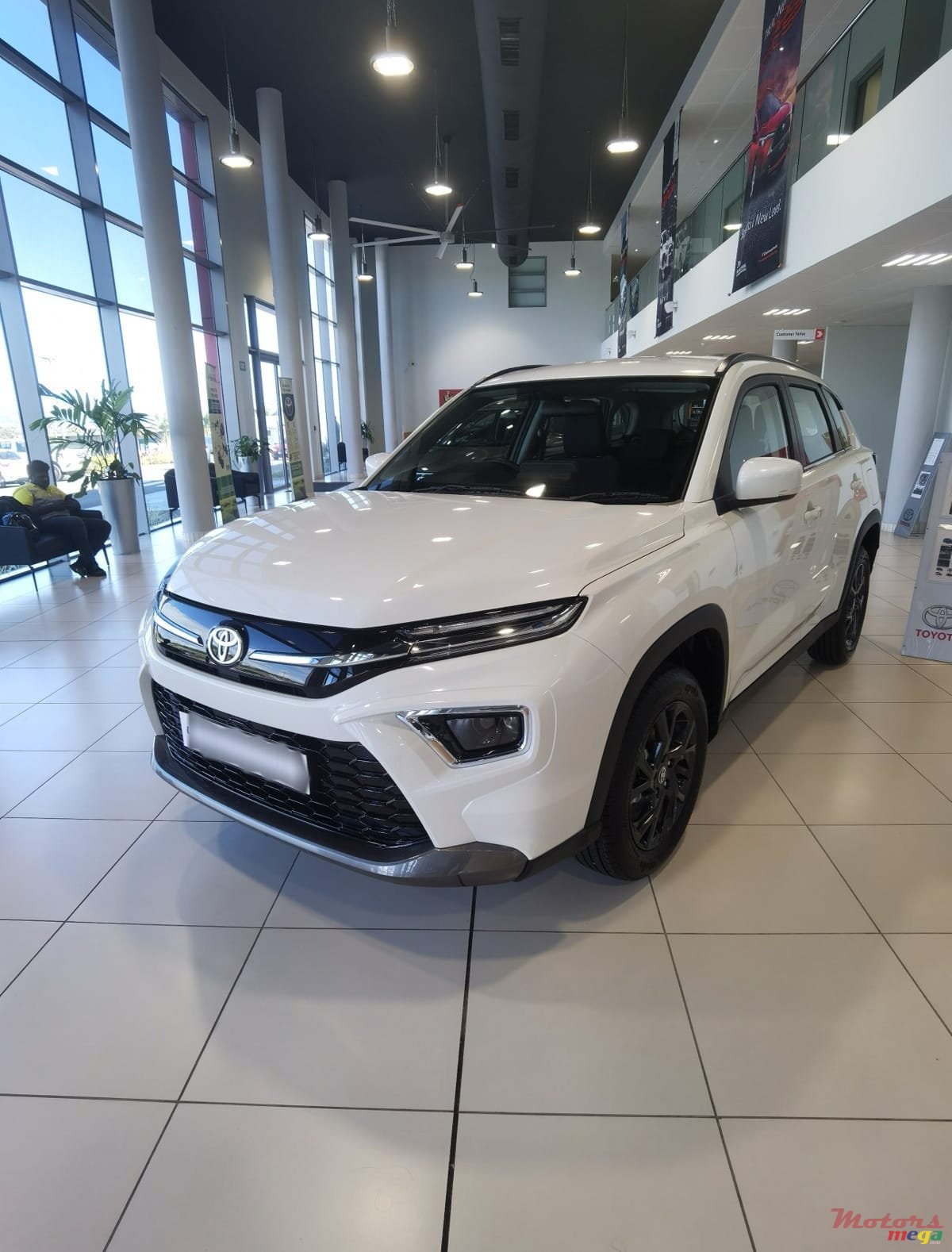 2024' Toyota Urban Cruiser photo #6