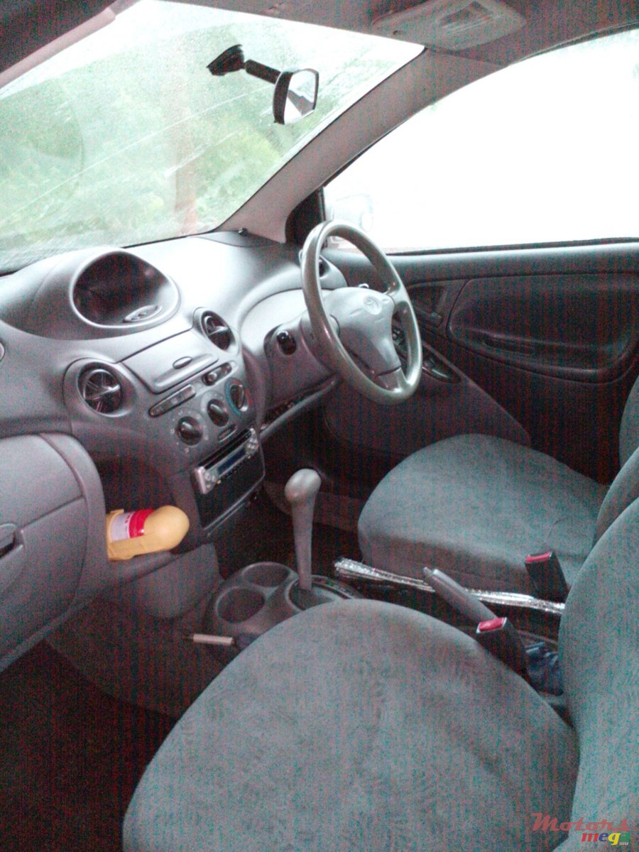 1999' Toyota Vitz auto photo #4