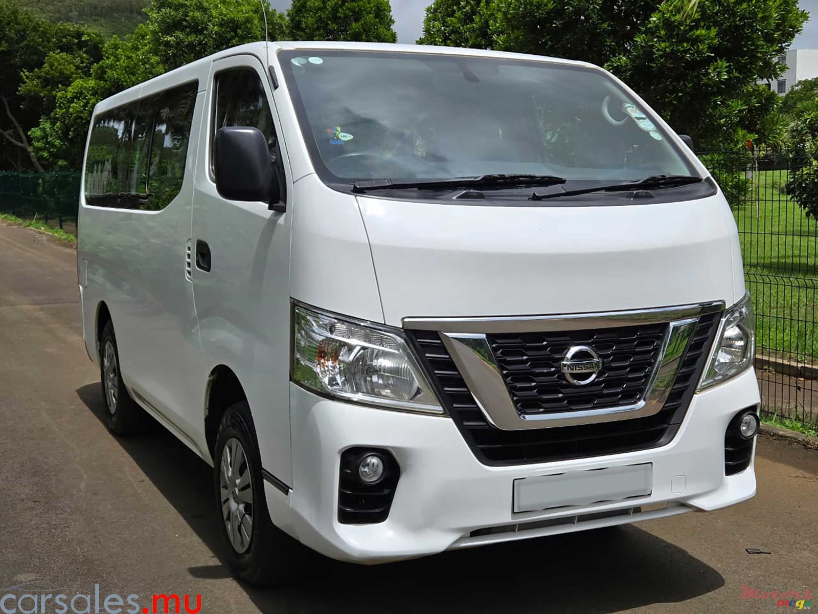 2019' Nissan NV 350 15 Seater photo #1