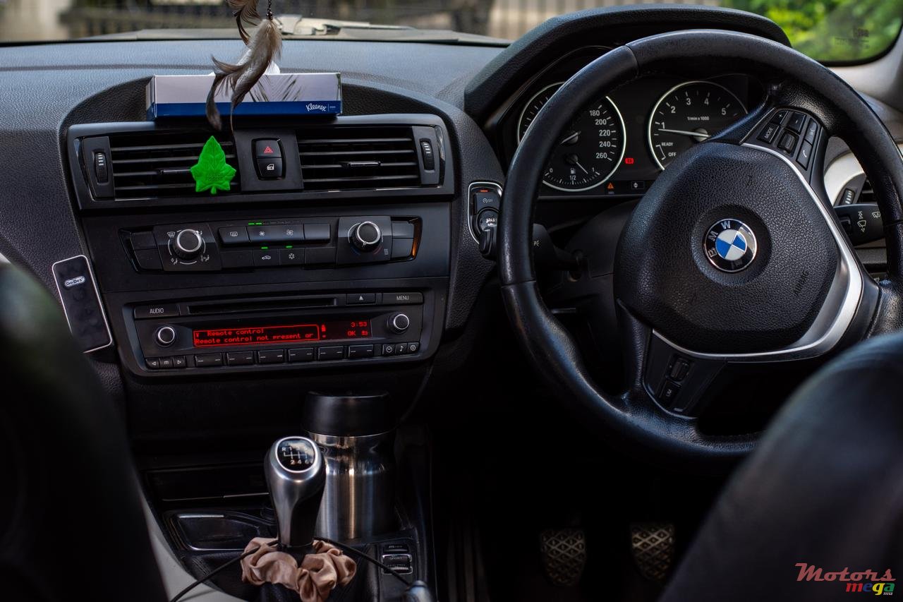 2012' BMW 1 Series photo #6