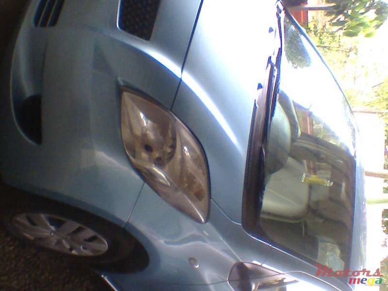 2006' Toyota Vitz photo #4