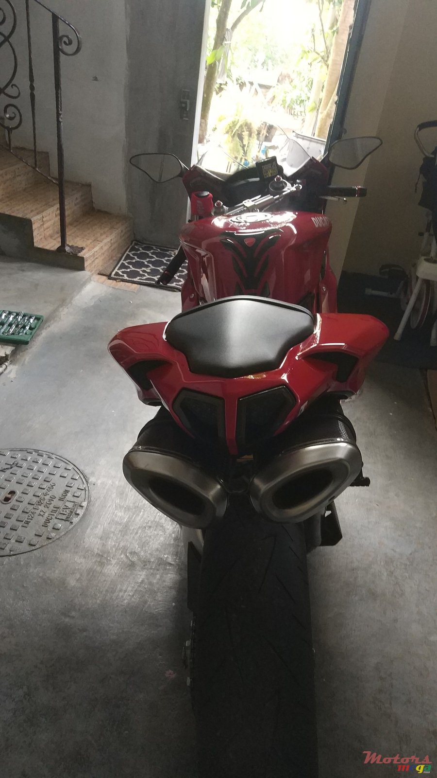 2010' Ducati 848 photo #3