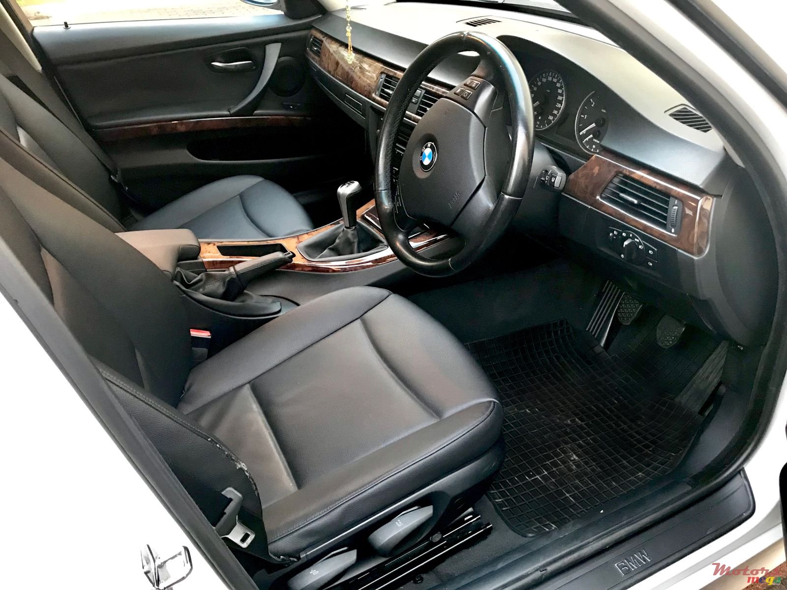 2006' BMW 320 photo #6