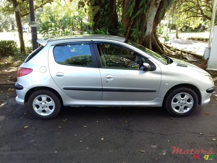 2004' Peugeot 206 photo #1
