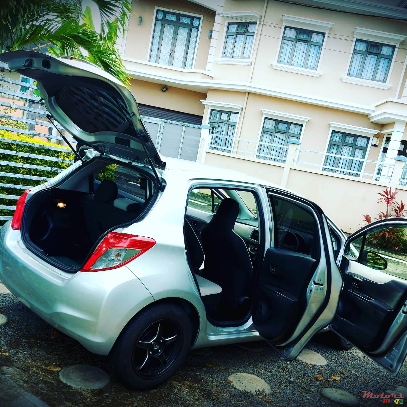 2013' Toyota Vitz Dorigine photo #7