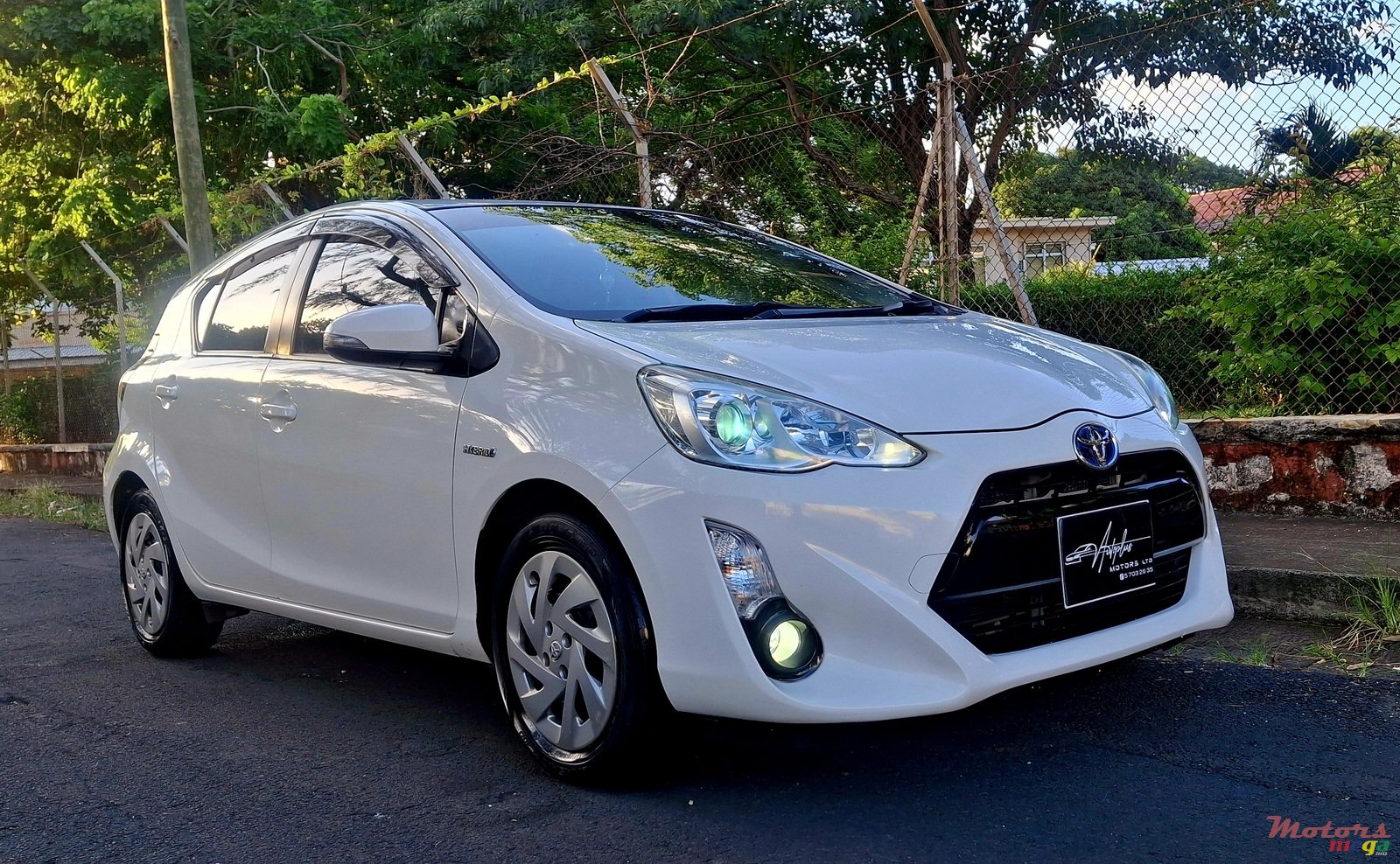 2016' Toyota Aqua photo #5