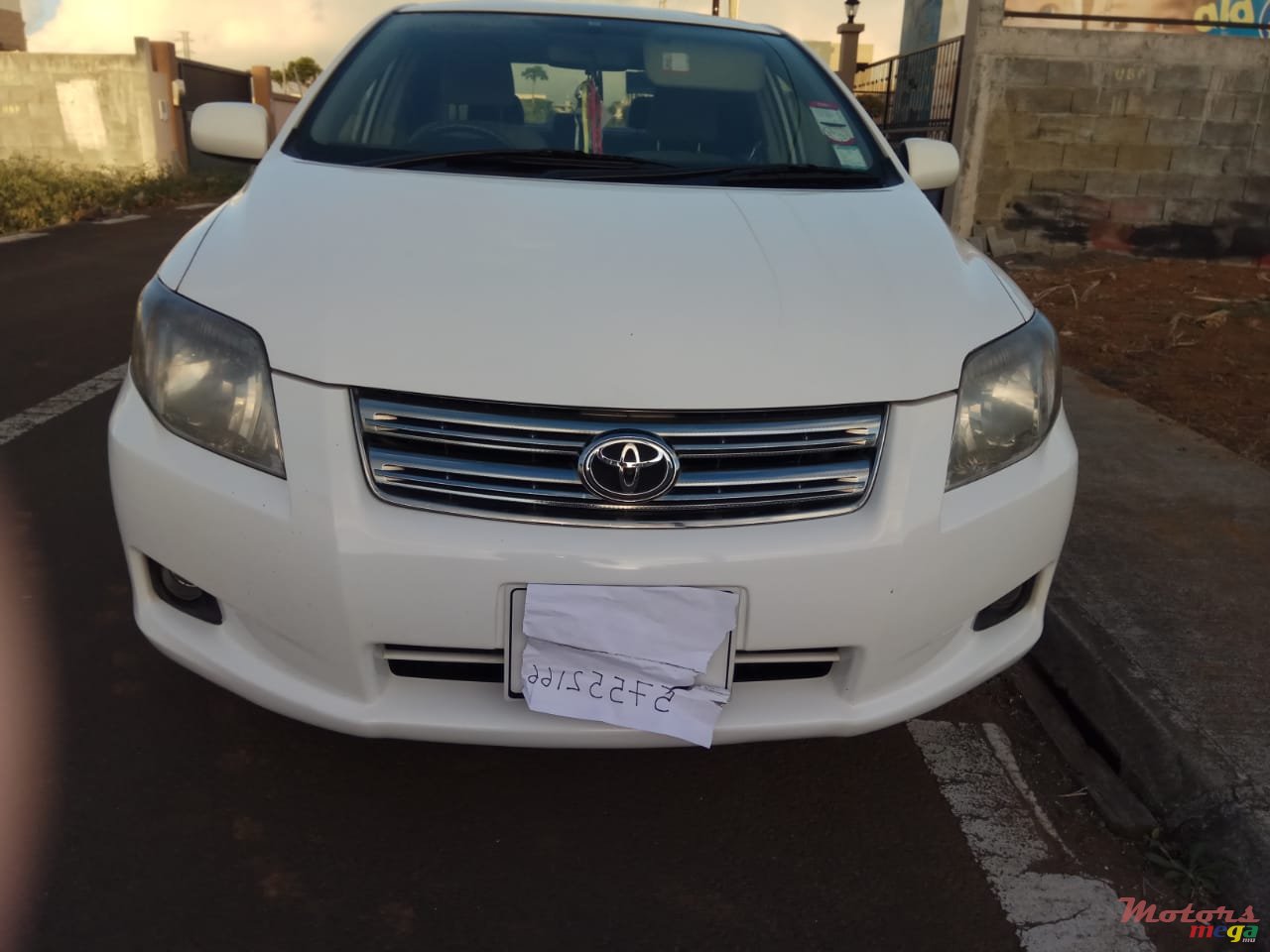 2006' Toyota Axio Original condition photo #1