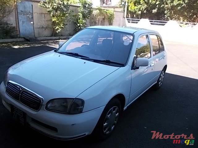 1998' Toyota Starlet Carat photo #4