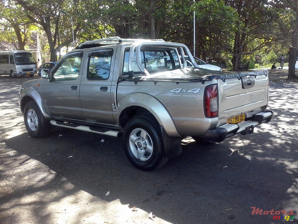 2005' Nissan Hardbody jant cosmic photo #6