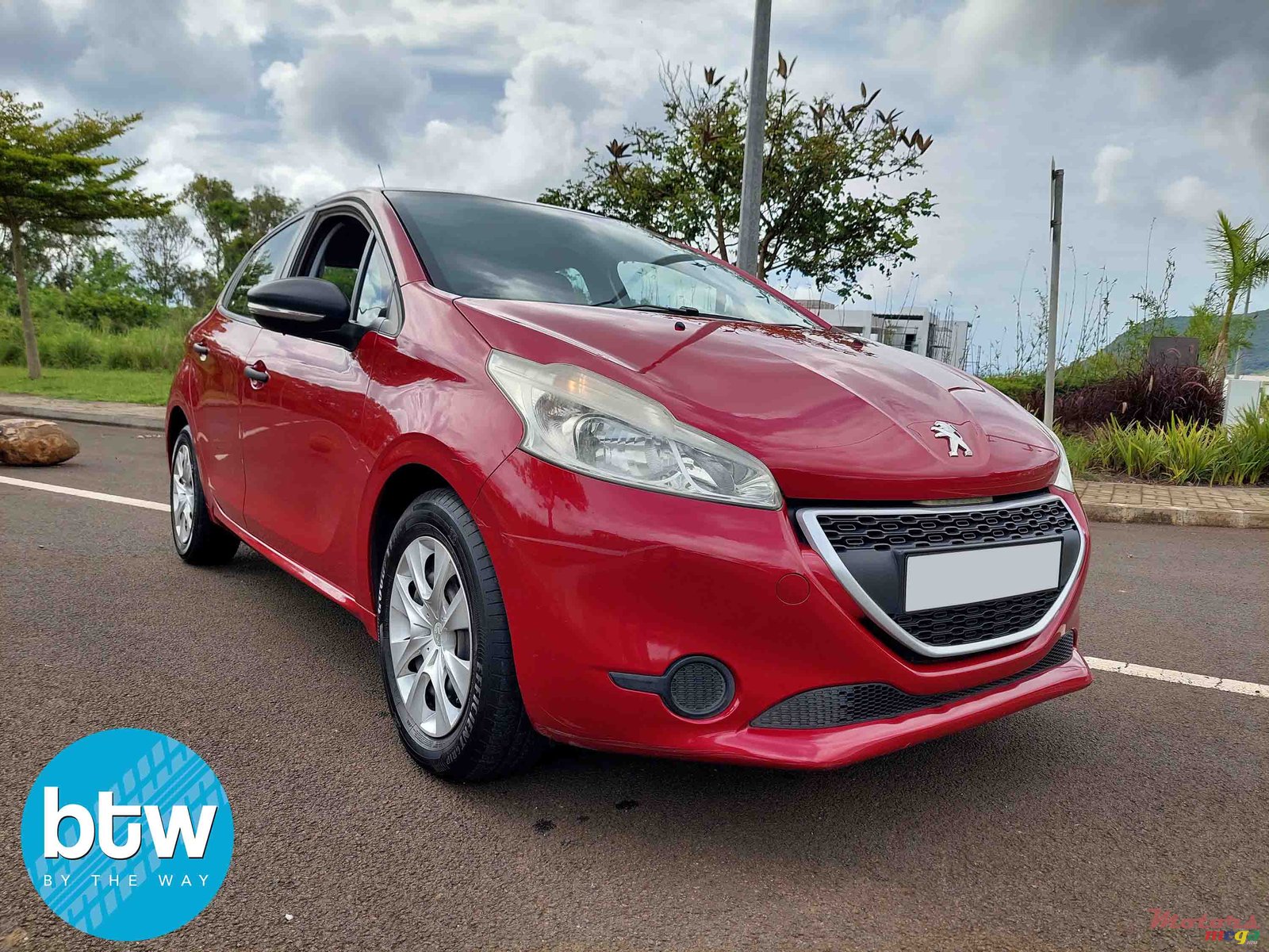 2013' Peugeot 208 photo #1