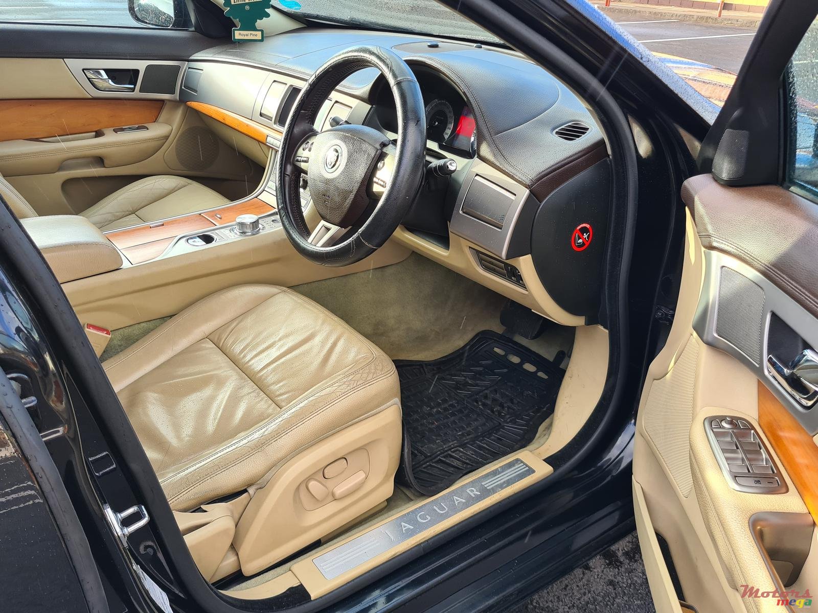 2010' Jaguar XF Diesel automatic 3.0 photo #3