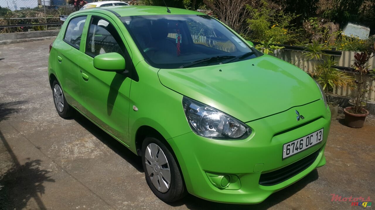 2013' Mitsubishi Mirage photo #5