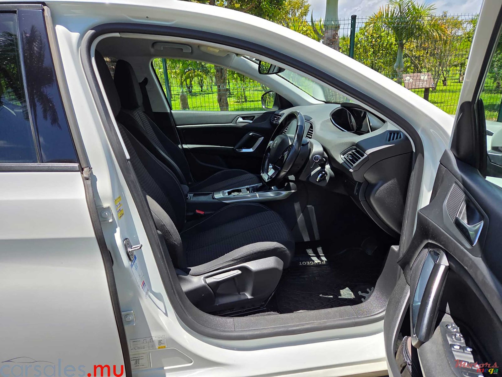 2018' Peugeot 308 1.6 Allure photo #5