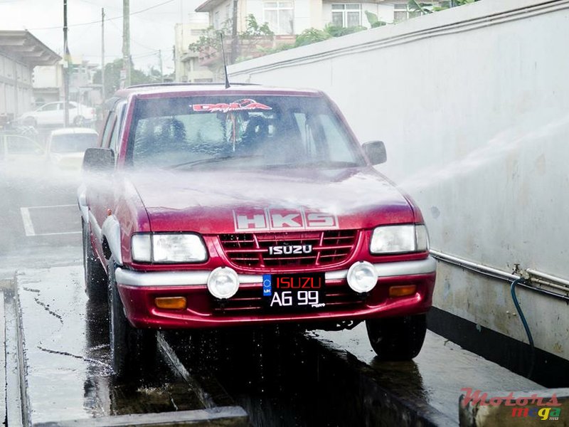 1999' Isuzu KB Series photo #1